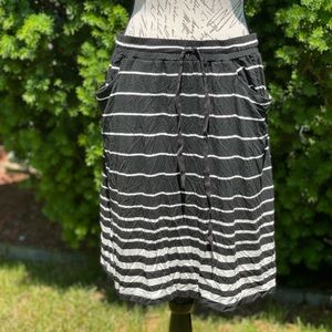 Max Studio Black & White Skirt